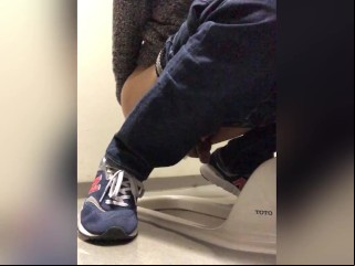 ç”·å­ãƒˆã‚¤ãƒ¬ã§ãŠã—ã£ã“ã€€æ—¥æœ¬äºº